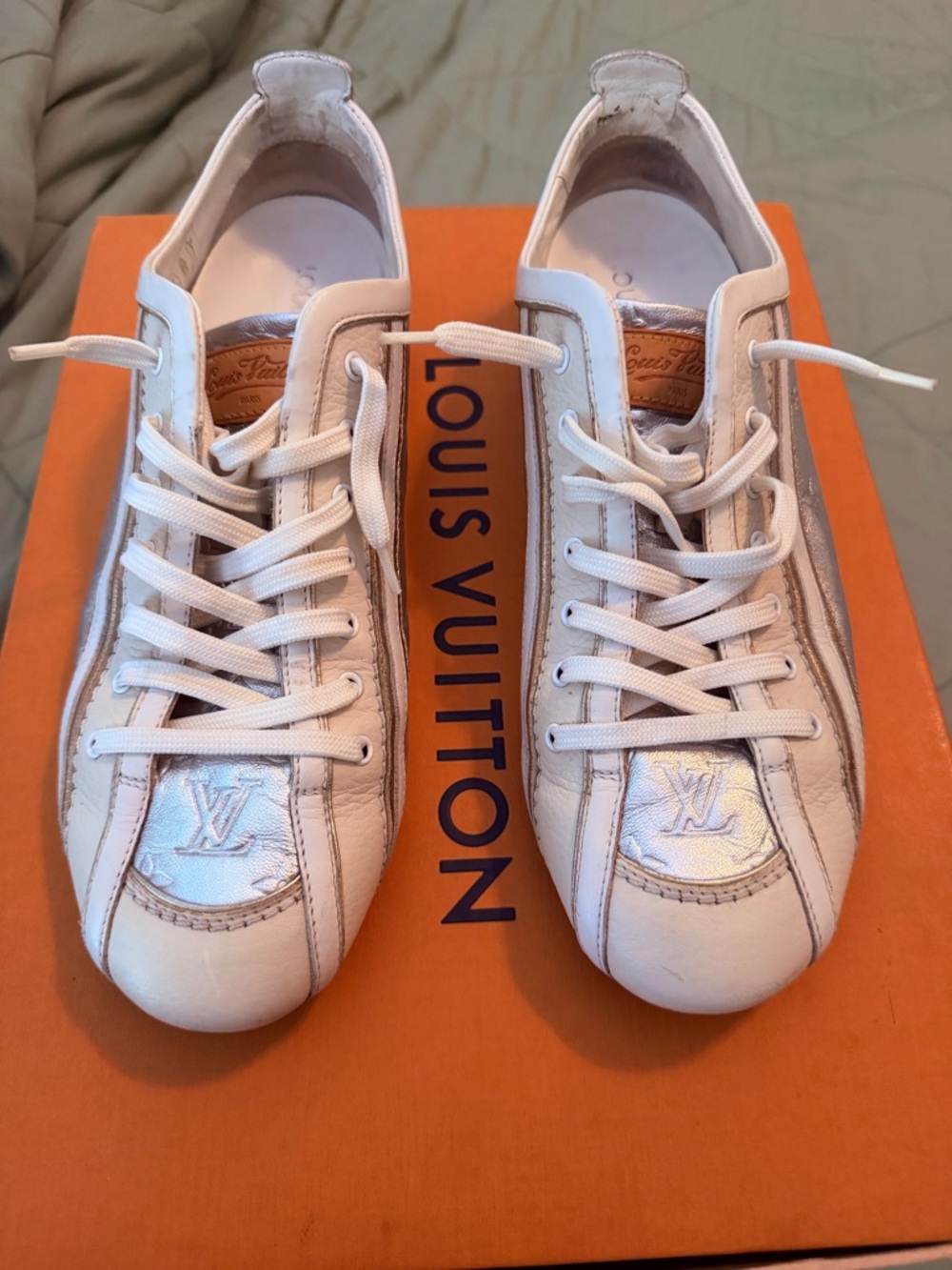 Louis Vuitton White / Silver Metallic Leather Impulsion Sneakers